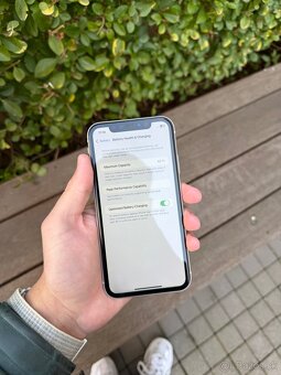 iPhone XR 128gb - 8