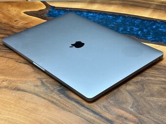 MacBook Pro 2019 15,4” 16/512gb Touch Bar I9 - 8