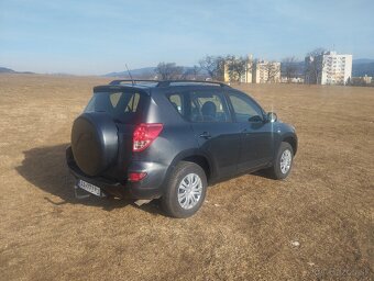 Predam toyota rav4 2.2 D-4D 4x4 - 8