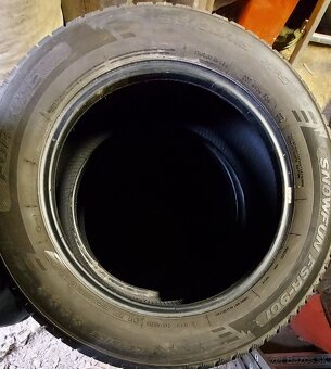 Predam zimne pneu. 215/60 R16 - 8