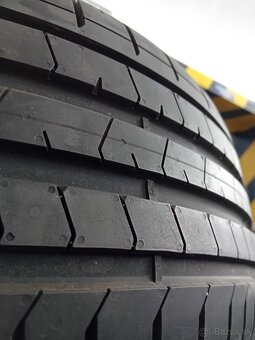 Pirelli Pzero 225/40R18 + 265/35R18 - 8