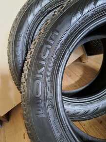 185/60 R15 zimne NOKIAN - 8