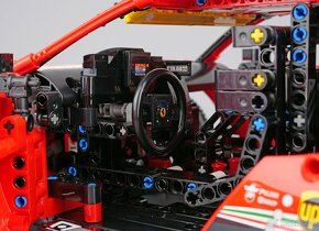 LEGO Technic Ferrari 488 GTE 42125 - 8