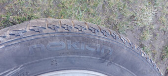 Nokian 225/60 R18 - 8