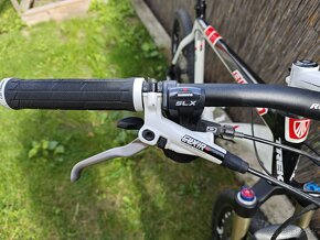 TREK 8000 - DEORE XT, SLX, AVID ELIXIR, FOX Vidlica - 8