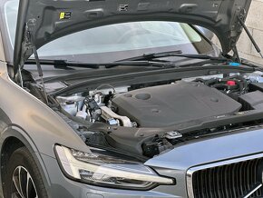 Volvo V60 B4 diesel Business 197PS AT8 r. 2021 - 8