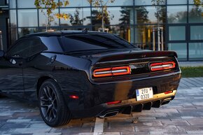 Dodge Challenger R/T 6.4 Scat Pack - 8