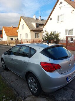 Opel Astra Sports Tourer - 8