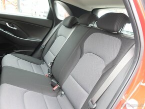 AKCE Hyundai i30 HB 1.0T-GDI 88kW FAMILY COMFORT ZÁRUKA DPH - 8