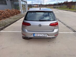 Volkswagen Golf - 8