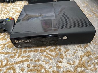 2x Xbox 360 + príslušenstvo a hry - 8