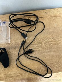 PLAYSTATION 5 s mechanikou + 2 ovladace a 2 hry - 8