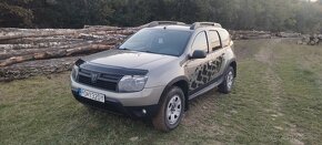 Dacia Duster 1.6 benzín LPG 4x4 REZERVOVANE - 8