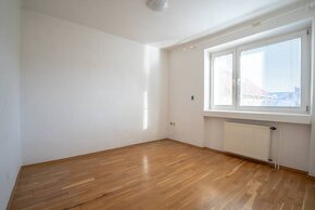 NOVINKA -7 izb. rodinný dom - 789 m² pozemok - Nemšová - 8