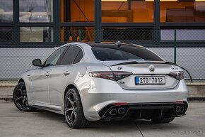 Alfa Romeo Giulia 2.0 Turbo 280 Veloce AT AWD - 8