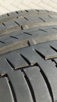 Pneu 235/45 R17 - 8