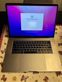 Na predaj: MacBook Pro 15" (2016) - 8