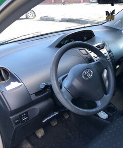 Toyota Yaris 1,3 VVT-i 64kW, r.v.2008 - 8