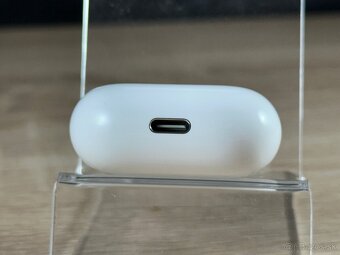 NOVÉ Apple AirPods 4 - 8