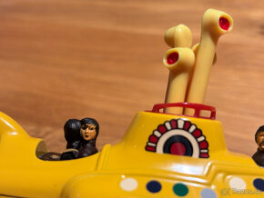 Originální Raritní model The Beatles Corgi Yellow Submarine - 8