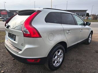 Volvo XC60 D5 AWD Momentum Geartronic - 8