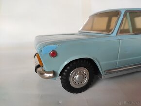 stará hračka Poľský Fiat 125p - 8