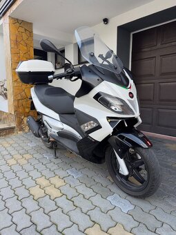 Predám Skuter Aprilia SR max 125 - 8