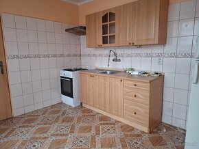 Veľký 3 izbový byt na ul M.R. Štefánika na prízemí, 88 m2 - 8