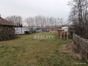 Pozemok na stavbu domu 930 m2, Selice - 8