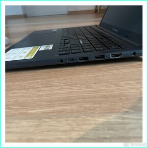 Asus Vivobook - 8