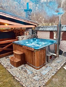 Kúpacia kaďa, jacuzzi, wellness, vírivka, kúpací sud - 8