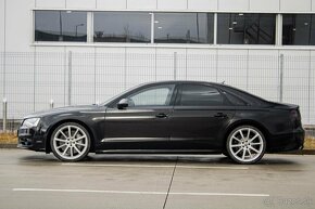 Audi S8 - 8