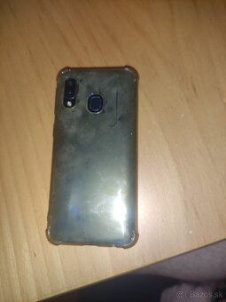 Predám zariadenia Xiaomi Mi 10T, Samsung Galaxy A40 - 8