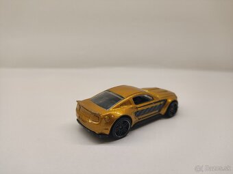 Autíčka Ford Mustang Hot Wheels 1:64 - 8