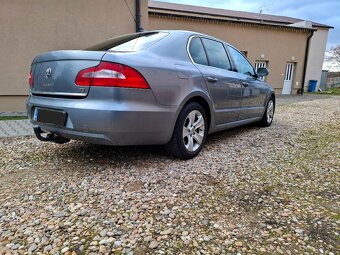 Škoda Superb 2.0TDI 2010 - 8