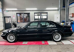 BMW Rad 7 740 i E38, Alcantara + originál fabrický M-Paket - 8