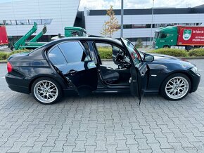 BMW E90 2.0 - 8