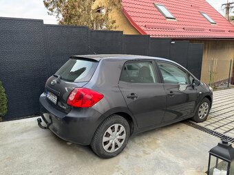 Toyota Auris 1,4 VVTi 5dverí - 8