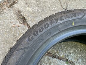 215/55 R17 98V 2x zimné goodyear - 8