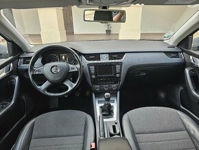 Škoda Octavia Combi 2.0 TDI M6 4x4 Elegance Navi Koža OrigKM - 8