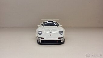 1:18 PORSCHE 911 GT1 - 8