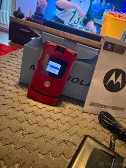 MOTOROLA RAZR V3 - 8