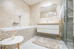 NOVOSTAVBA LUX 2,5 IZBOVÝ BYT PRIEVIDZA 72 m2 GARÁŽ - 8