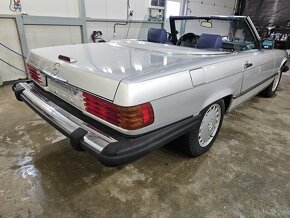 Mercedes Benz 560SL - 8