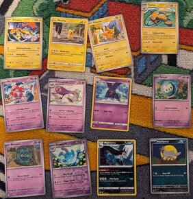 Predam pokemon karty 121 ks, 8 holo a 1 karta V - 8