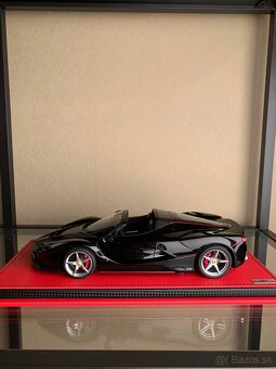 Ferrari LaFerrari Spider 1/18 MR Collection - 8