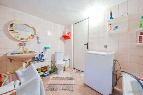 4 IZBOVÝ VIDIECKY RD S VEĽKOU ZÁHRADOU, POPROČ - 8