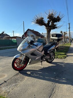 Honda VFR 800 '06 - 8