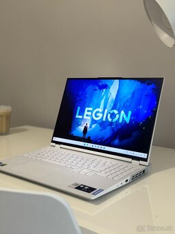 Lenovo Ledion 5 Pro - 8