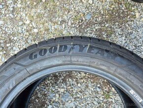 235/55 r19 zimné 4 ks GOODYEAR dezén 8,4-8,2 mm DOT2022 - 8